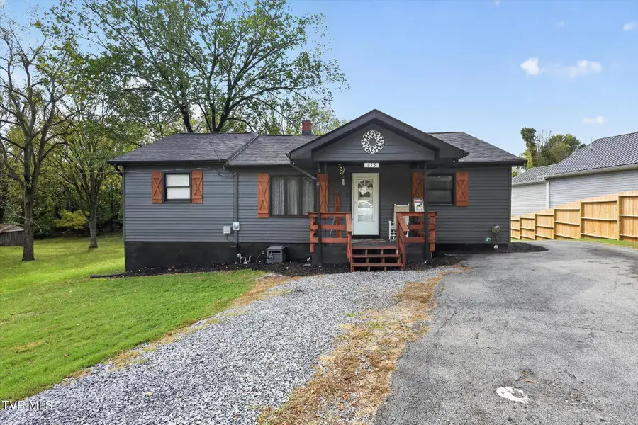 415 Hammond Avenue, Mount Carmel, TN 37645 - #2