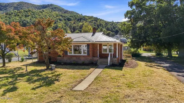 200 Dennis Cove Road, Hampton, TN 37658