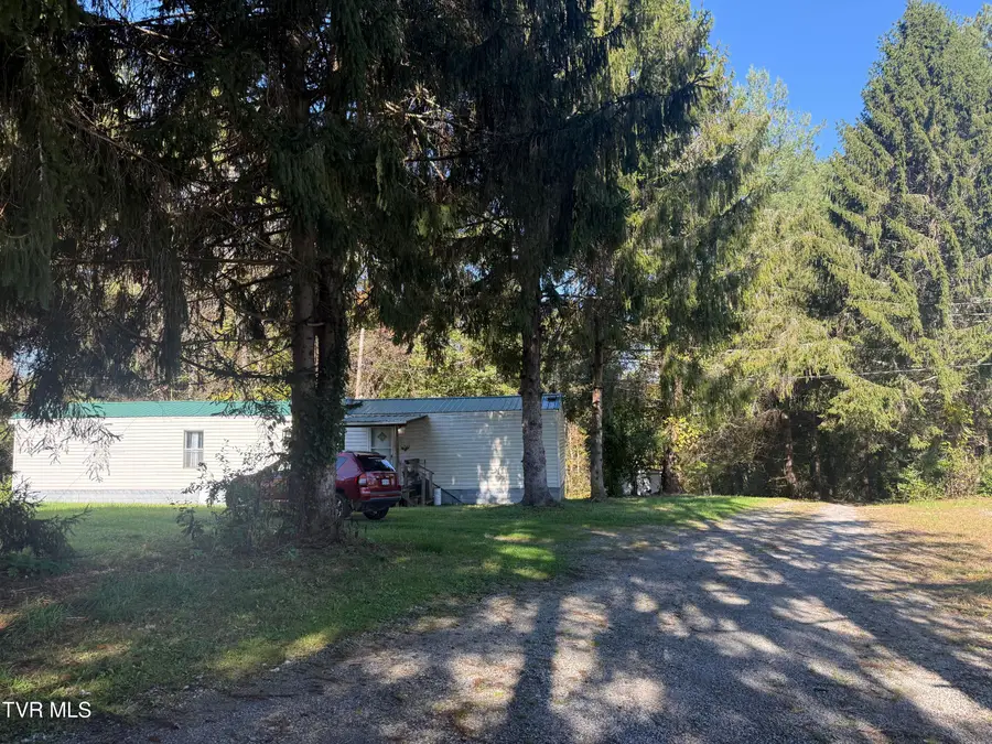 3722 Dungannon Road, Coeburn, VA 24230 - #2