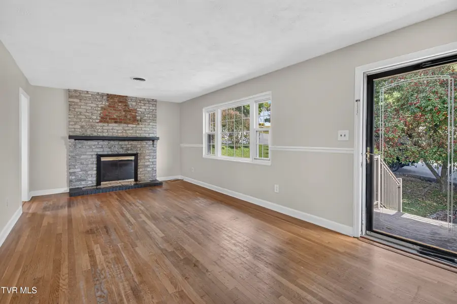 416 Sherwood Road, Bristol, VA 24201 - #3