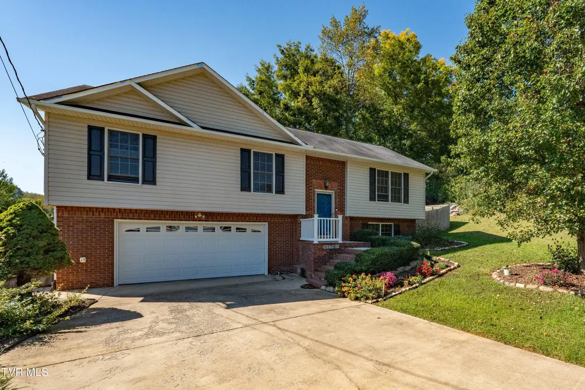 178 Hunters Run Lane, Mount Carmel, TN 37645 - #1