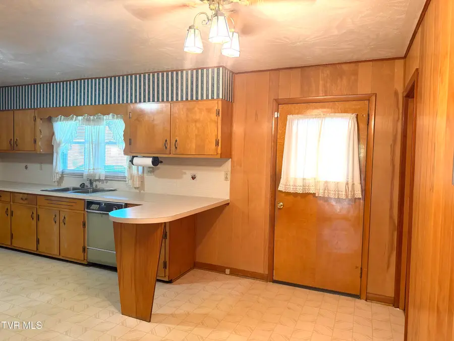 4808 Carters Valley Road, Church Hill, TN 37642 - #3