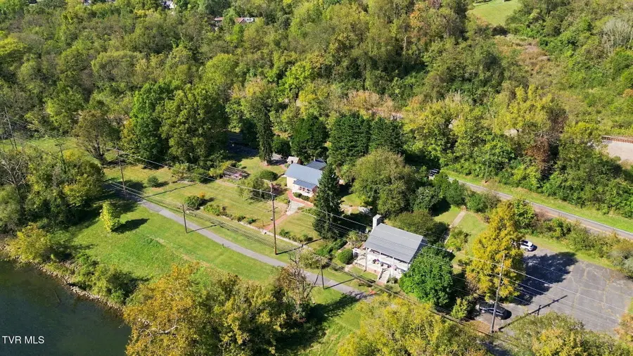2305 Netherland Inn Road, Kingsport, TN 37660 - #2