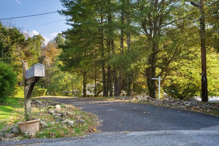 124 Cliffwood Drive, Bristol, TN 37620 - #2