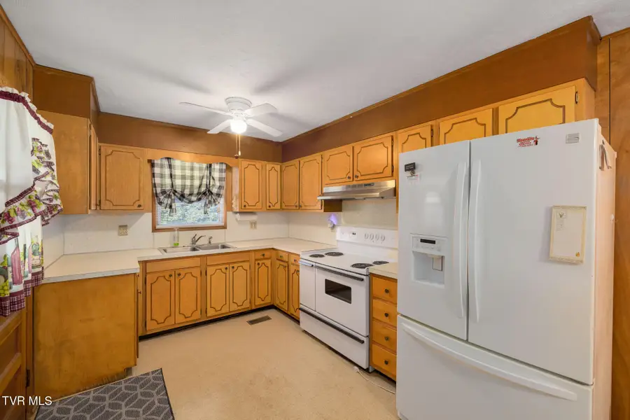 1694 Pattonsville Road, Duffield, VA 24244 - #3