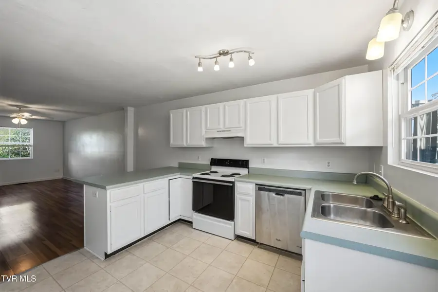 2305 South Greenwood Drive #Apt 10, Johnson City, TN 37604 - #3