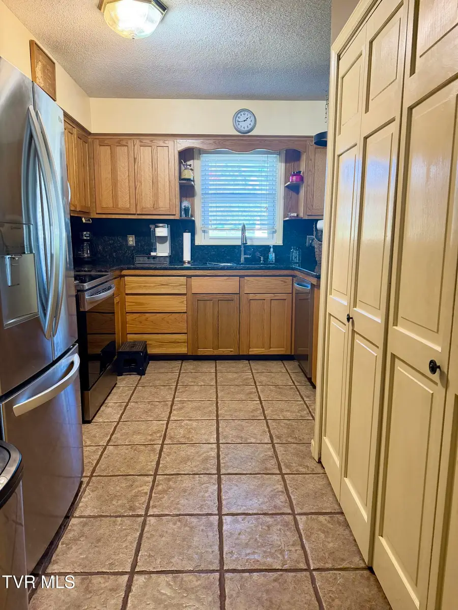 611 Railroad Drive, Marion, VA 24354 - #2