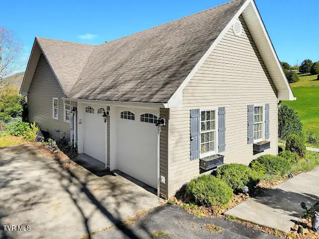 380 Kennedy Drive, Pounding Mill, VA 24637 - #2
