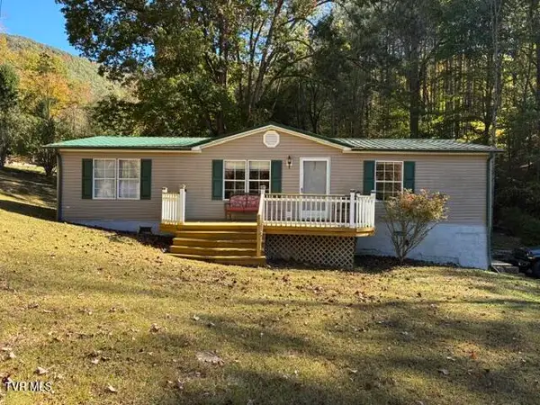 6218 Lake Road, Big Stone Gap, VA 24219