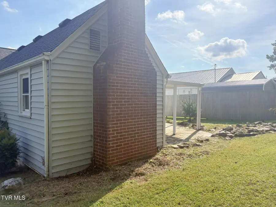 217 Sprinkle Avenue, Marion, VA 24354 - #3