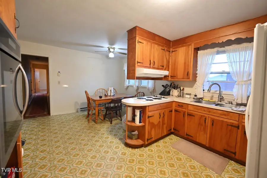 870 Falcon Drive, Abingdon, VA 24210 - #2