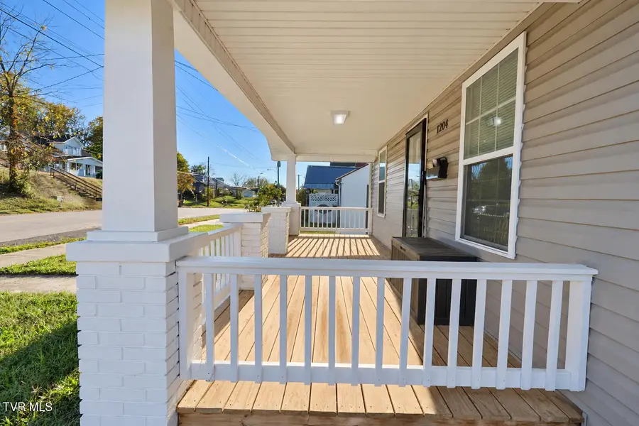 1204 Rhode Island Avenue, Bristol, VA 24201 - #2