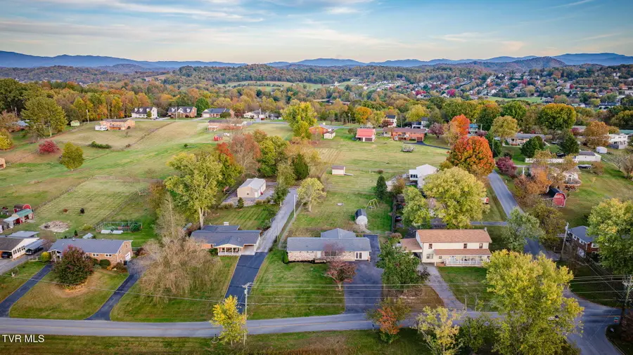 346 Flourville Road, Gray, TN 37615 - #2