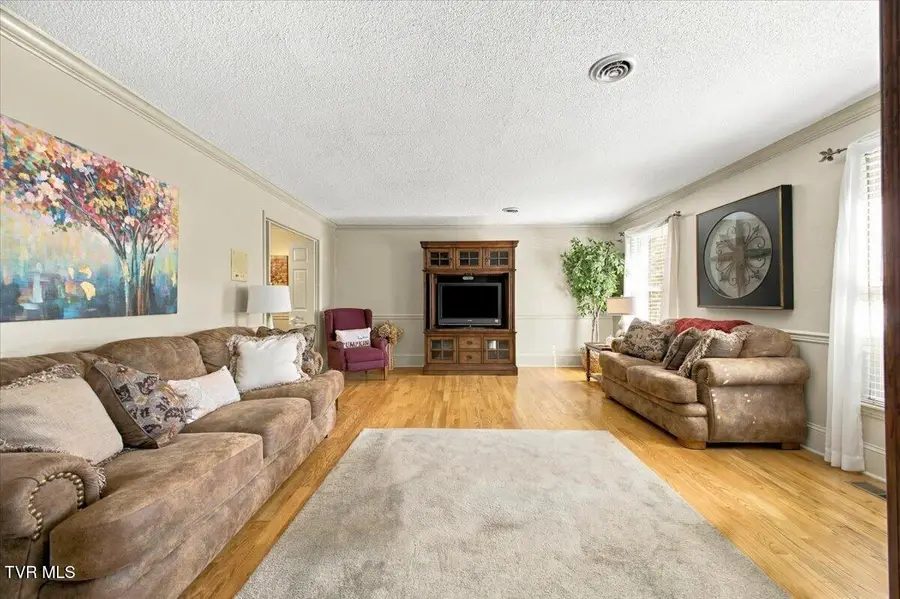 2734 East Oakland Avenue #Apt C24, Johnson City, TN 37601 - #3