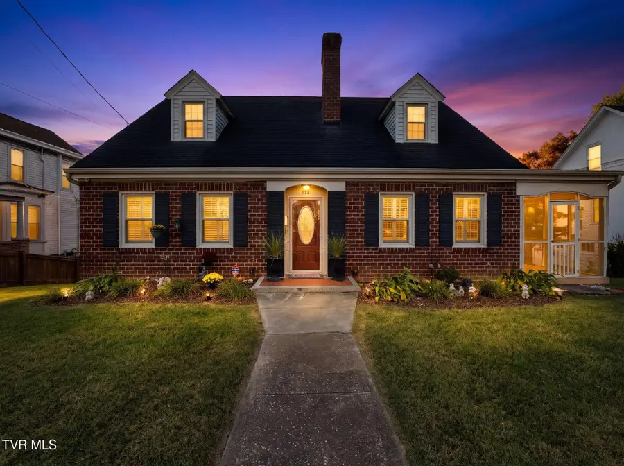 812 Georgia Avenue, Bristol, TN 37620 - #2