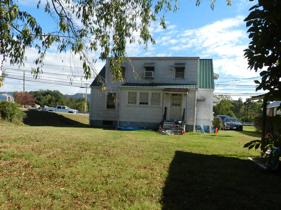 200 & 202 West Main Street, Mount Carmel, TN 37645 - Image #3