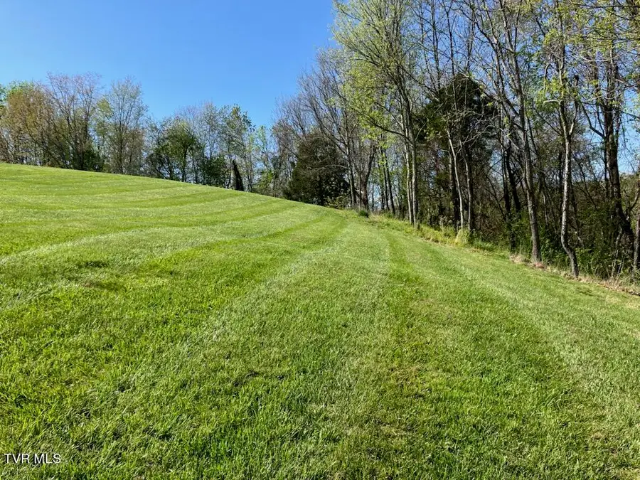 112 Ridgetop Drive, Johnson City, TN 37601 - Image #3