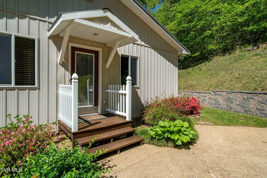 113 Old Stoney Loop, Elizabethton, TN 37643 - Image #2