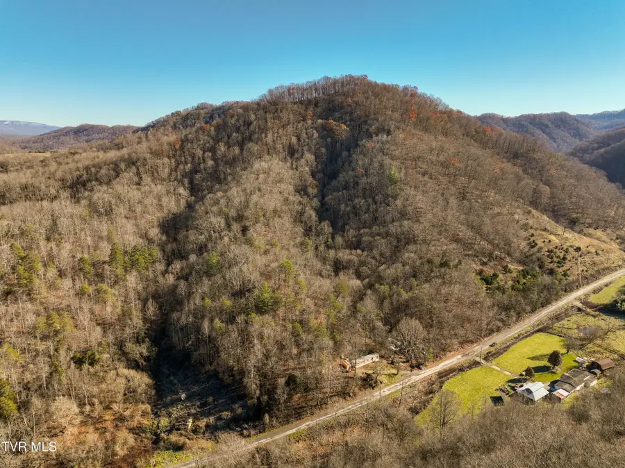 18353 Mccall Gap Road, Bristol, VA 24202 - Image #3