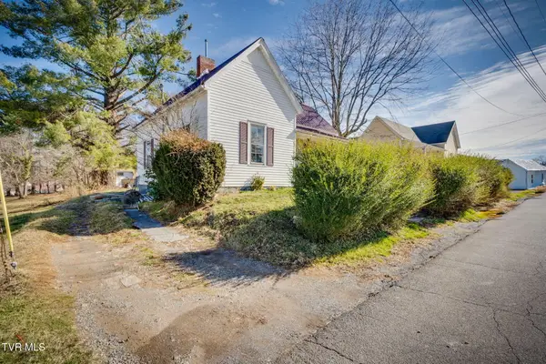 462 Whitt St Street, Bristol, VA 24201