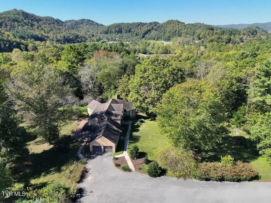 279 Alfalfa Field, Cedar Bluff, VA 24609 - Image #3