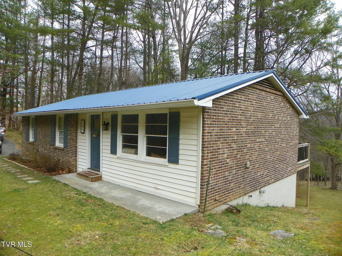 464 Pugh Mountain Rd Road, Marion, VA 24354 - Image #1