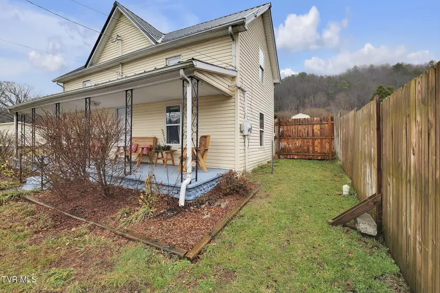 222 Douglas Drive, Damascus, VA 24236 - Image #3