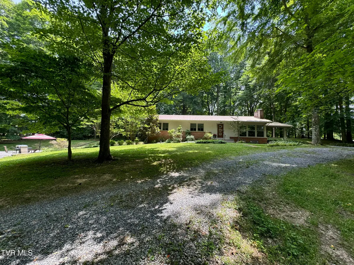 355 Holston Drive, Blountville, TN 37617 - Image #1