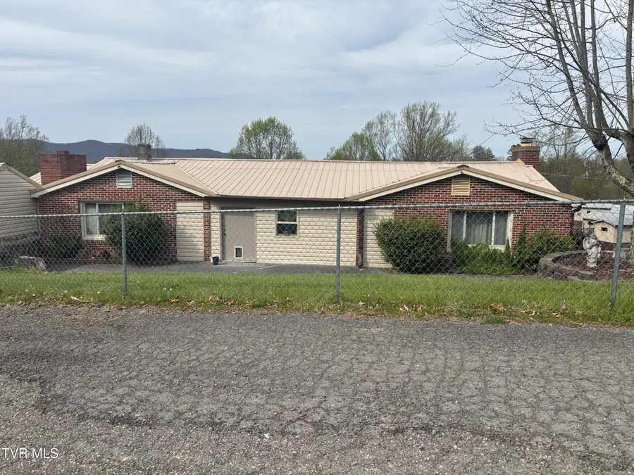 490 Delaney Lane, Clintwood, VA 24228 - Image #2