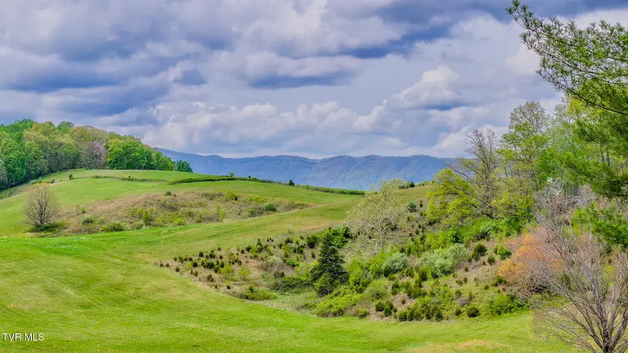 207 Pleasant View Road, Rose Hill, VA 24281 - Image #3