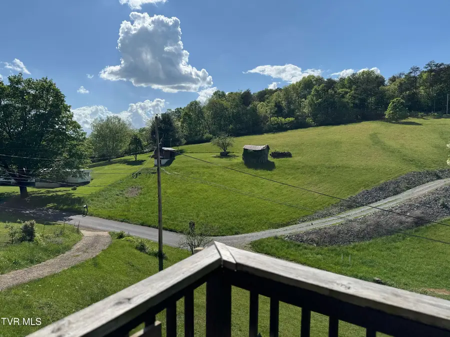 1208 Skelton Bluff Road, Kingsport, TN 37660 - Image #2