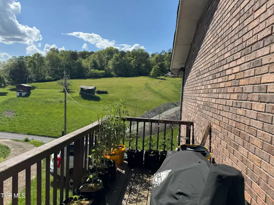 1208 Skelton Bluff Road, Kingsport, TN 37660 - Image #3