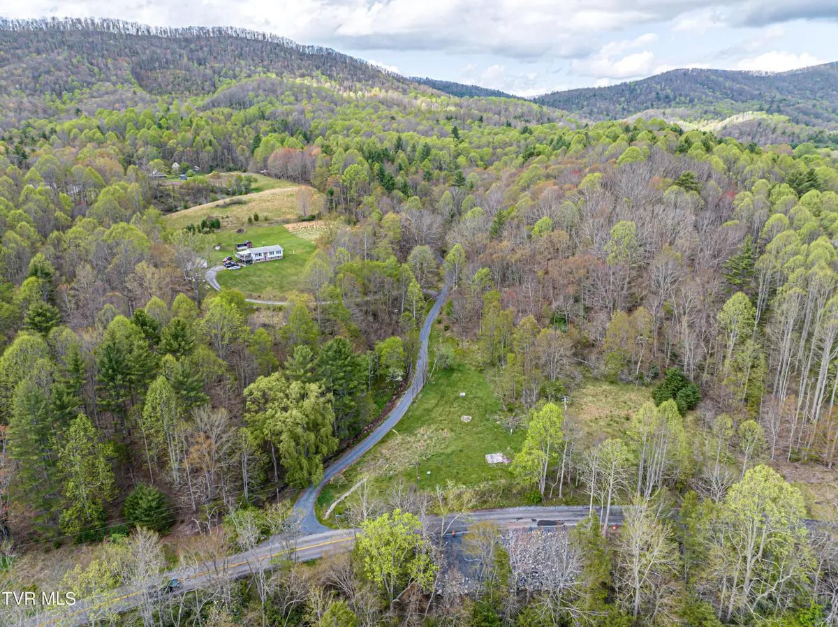 513 Beadwood Lane, Damascus, VA 24236 - Image #1