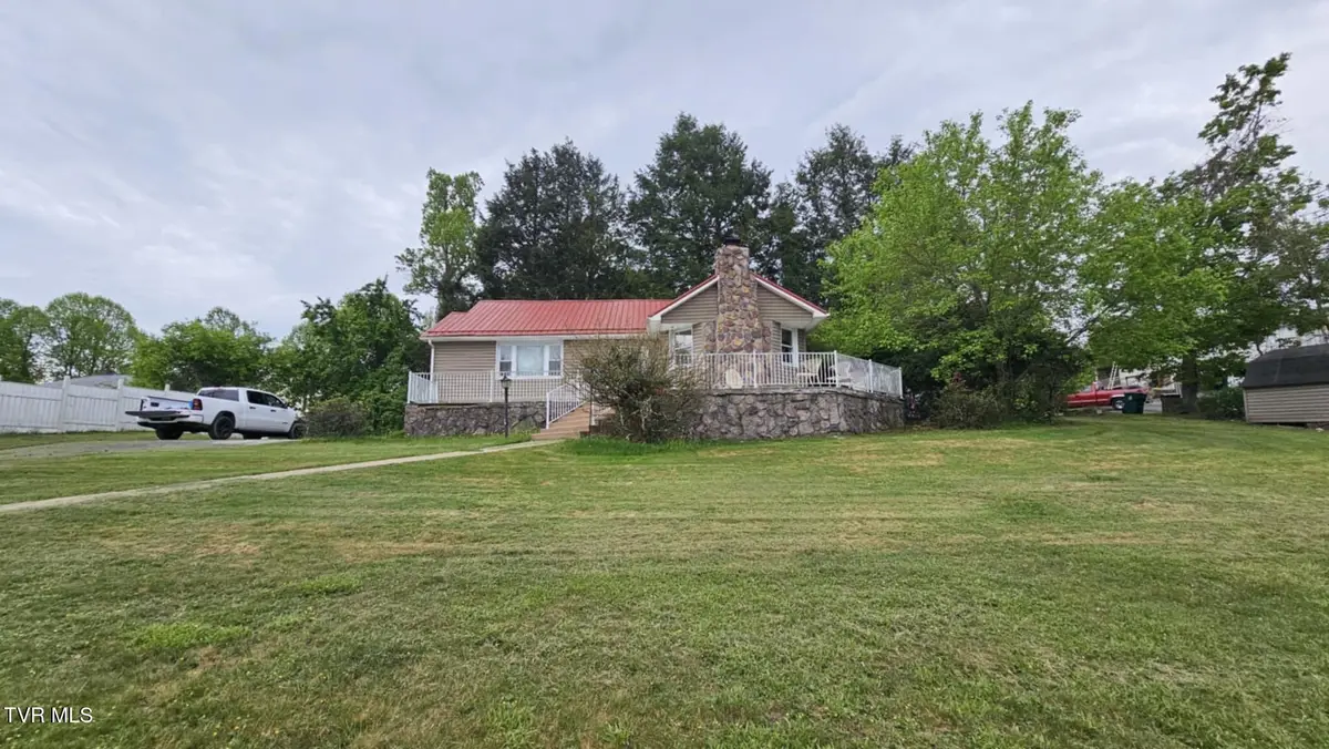 616 Southeast Kiser Avenue, Coeburn, VA 24230 - Image #1
