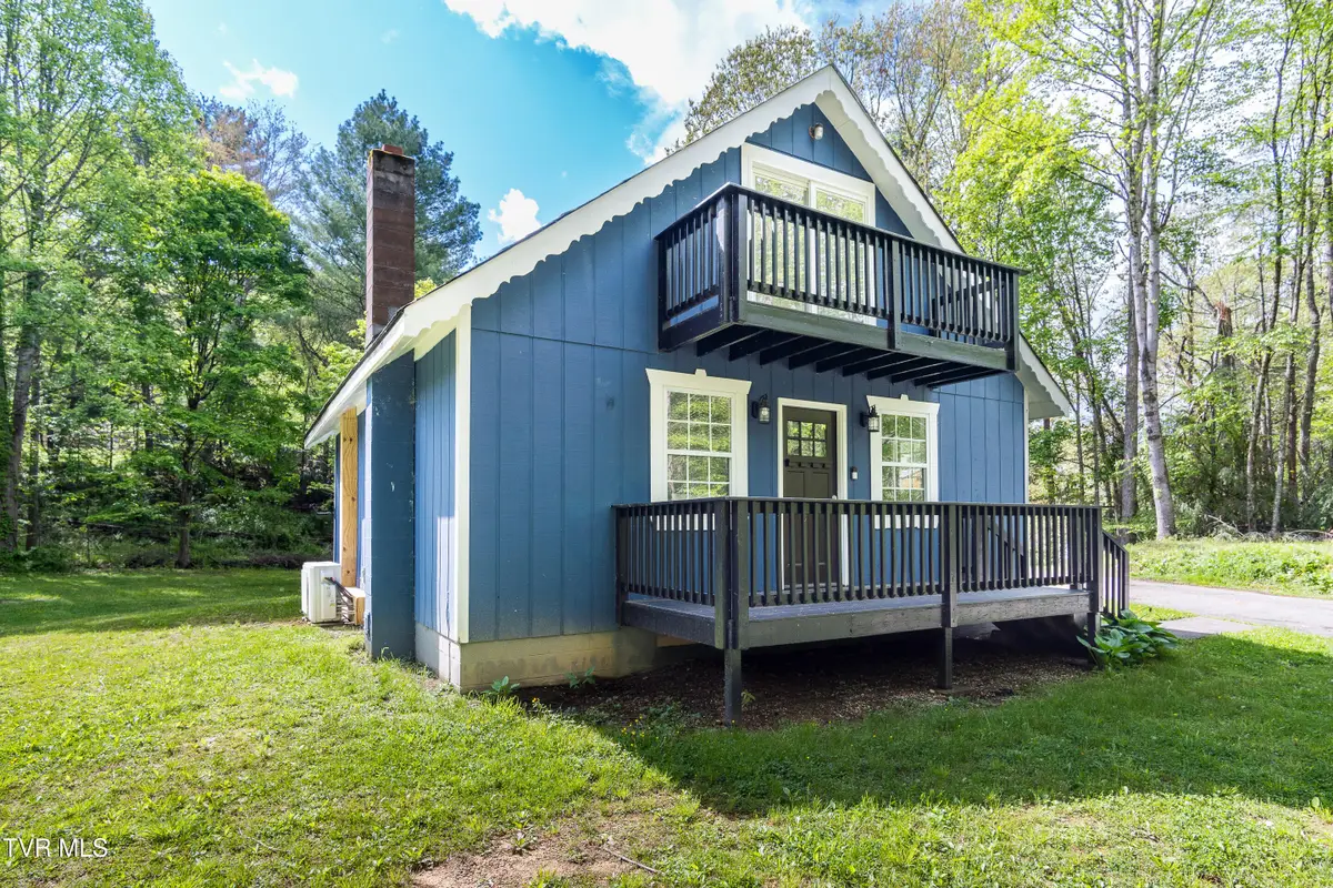 388 Crestwood Drive, Mountain City, TN 37683 - Image #1