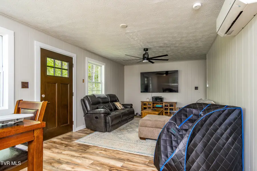 388 Crestwood Drive, Mountain City, TN 37683 - Image #3