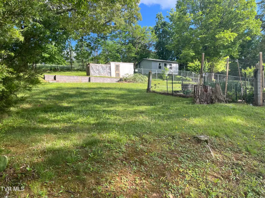 1033 Haw Ridge Road, Piney Flats, TN 37686 - Image #2