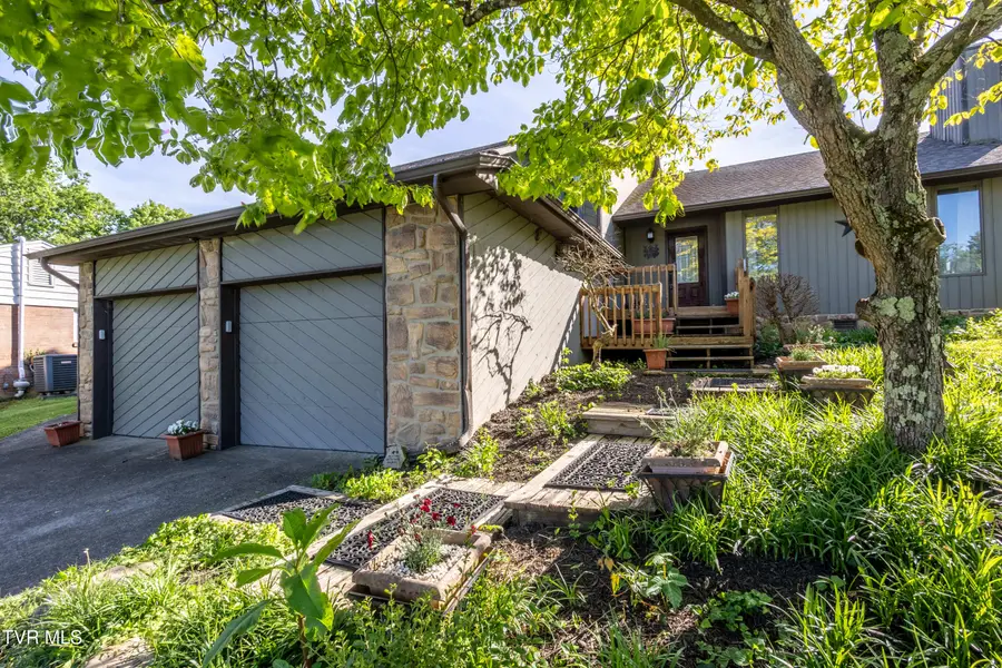 3604 Crest Road, Kingsport, TN 37664 - #2