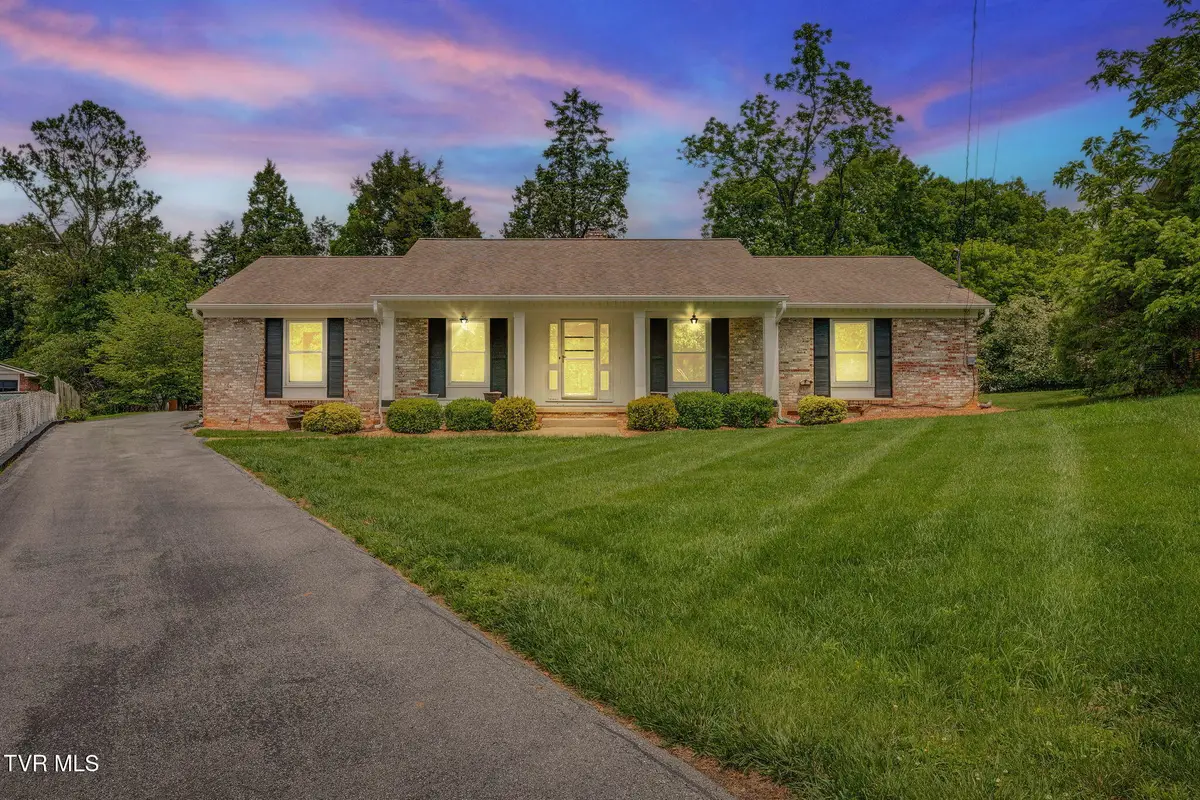 524 Robindale Lane, Kingsport, TN 37663 - Image #1