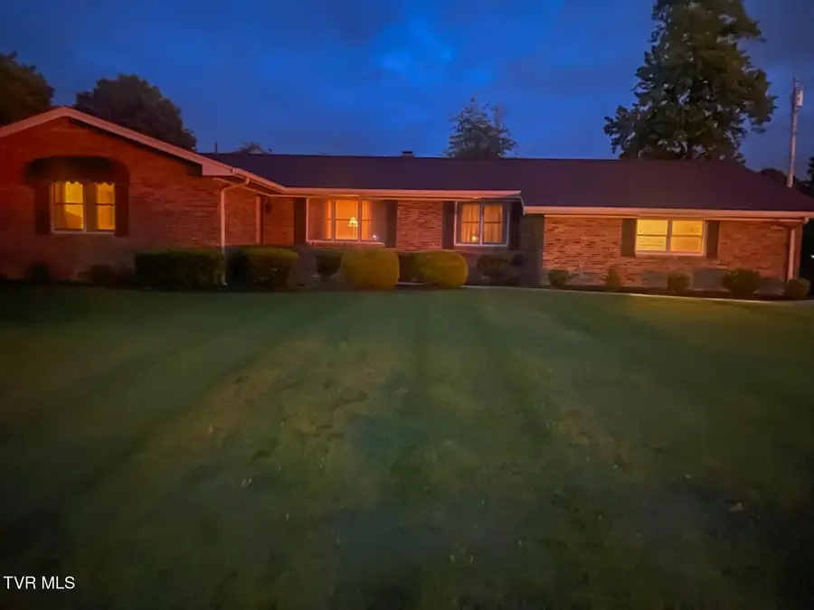 424 Jonesboro Road, Piney Flats, TN 37686 - Image #2