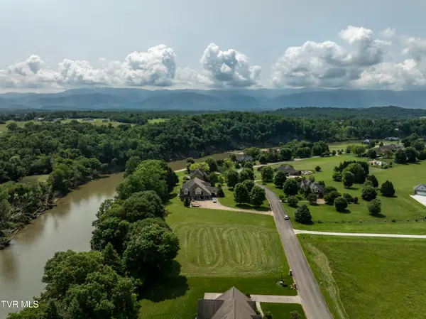 613 Waterstone Circle, Greeneville, TN 37745