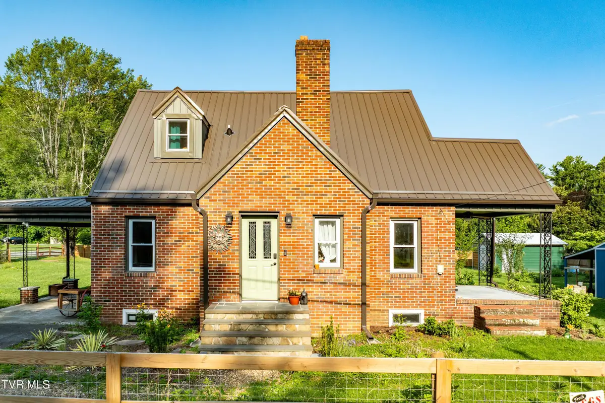 461 South Shady Avenue, Damascus, VA 24236 - #1