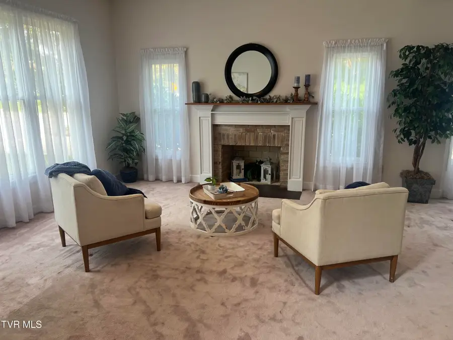 109 Woodbriar Drive, Johnson City, TN 37604 - Image #3