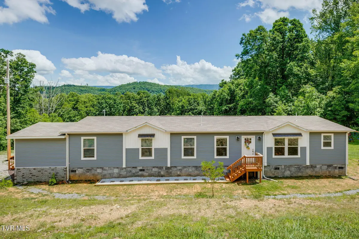 982 Glade Hill Drive, Lebanon, VA 24266 - Image #1