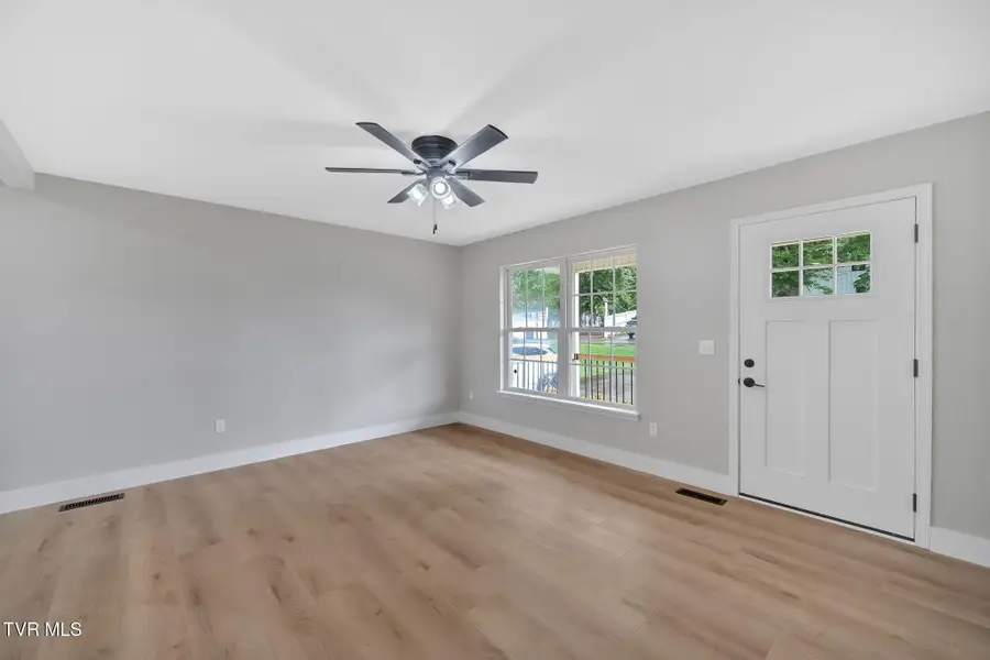 126 Hughes Street, Johnson City, TN 37601 - Image #3
