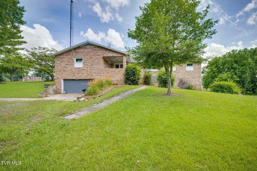 212 Littrell Private Dr, Bluff City, TN 37618 - Image #2