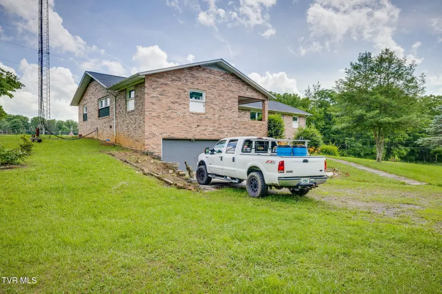 212 Littrell Private Dr, Bluff City, TN 37618 - Image #3