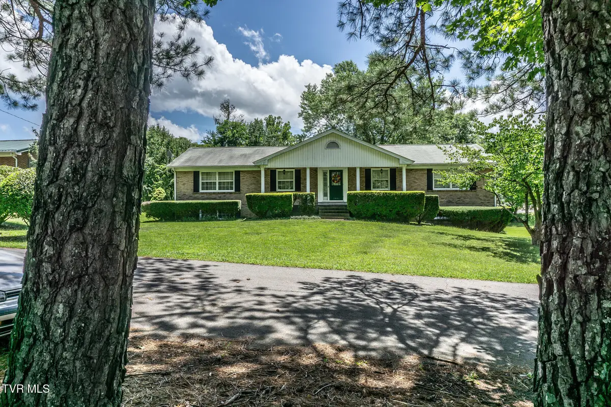 2449 Jennings Drive, Kingsport, TN 37660 - Image #1