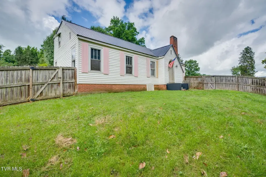 604 Parkway Boulevard, Elizabethton, TN 37643 - Image #3