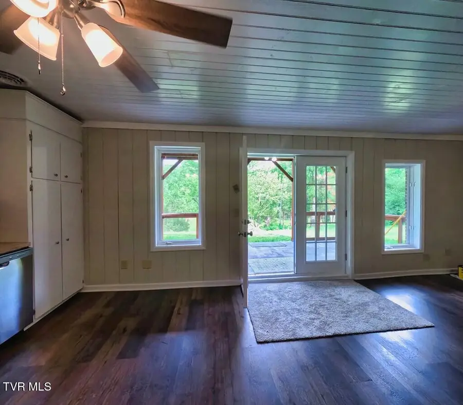 1803 Ivy Ridge Road Road, Cleveland, VA 24225 - Image #2